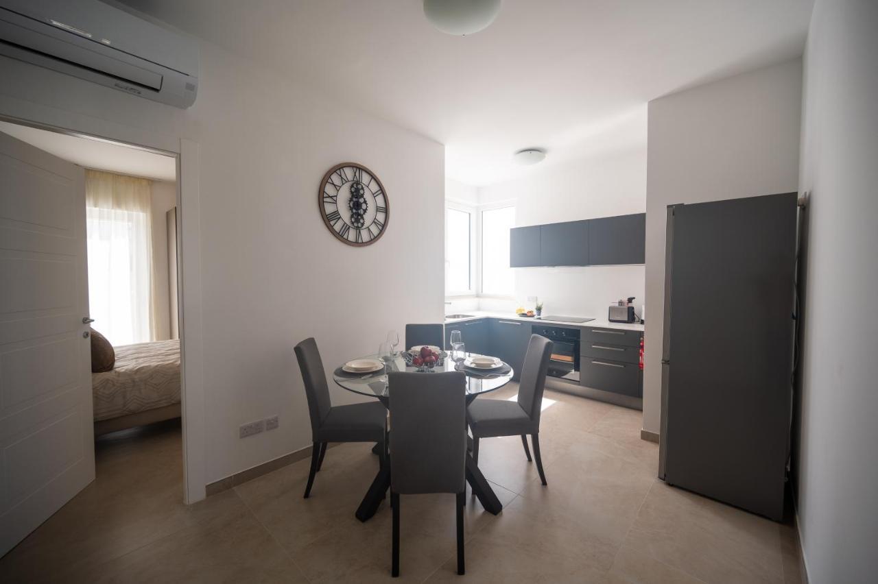 The Address Seafront Suites With Hot Tub Pietà Εξωτερικό φωτογραφία