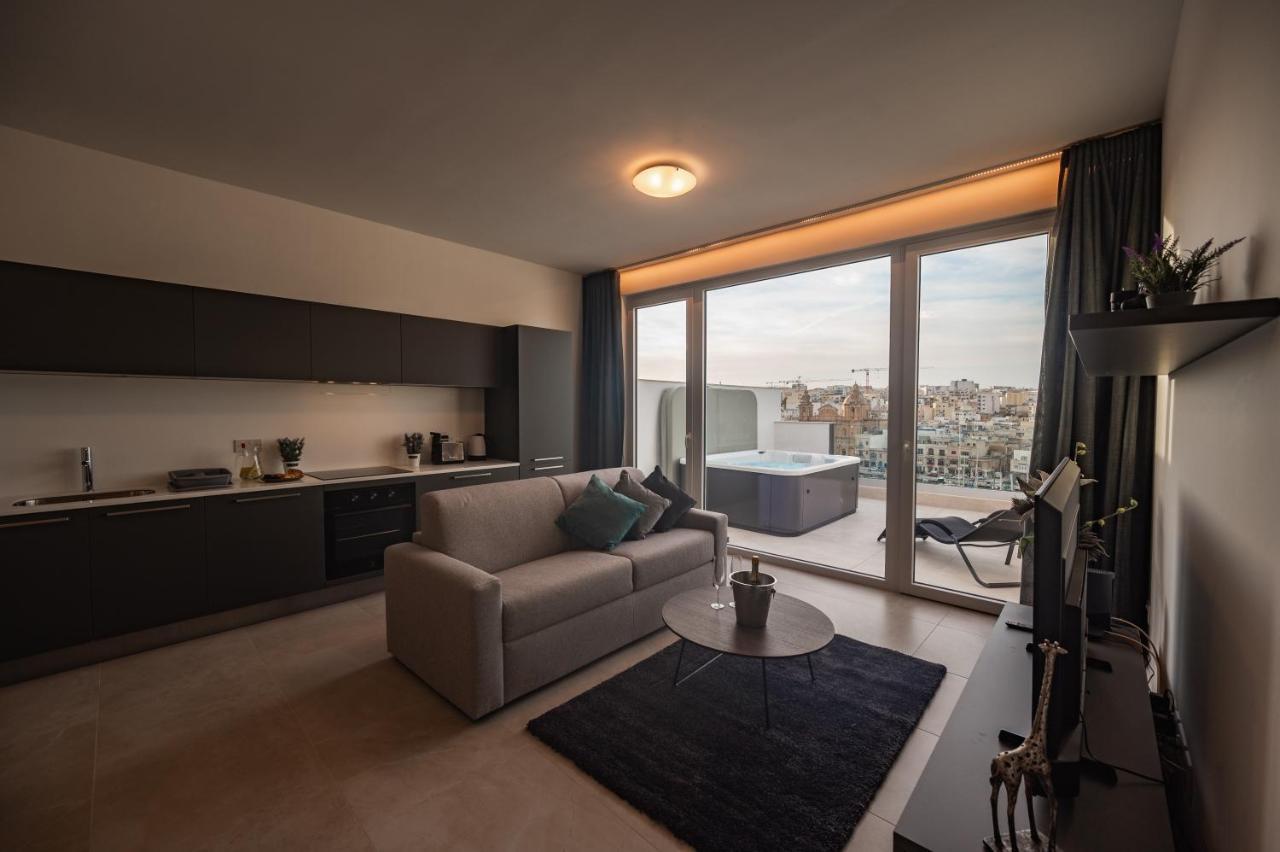 The Address Seafront Suites With Hot Tub Pietà Εξωτερικό φωτογραφία